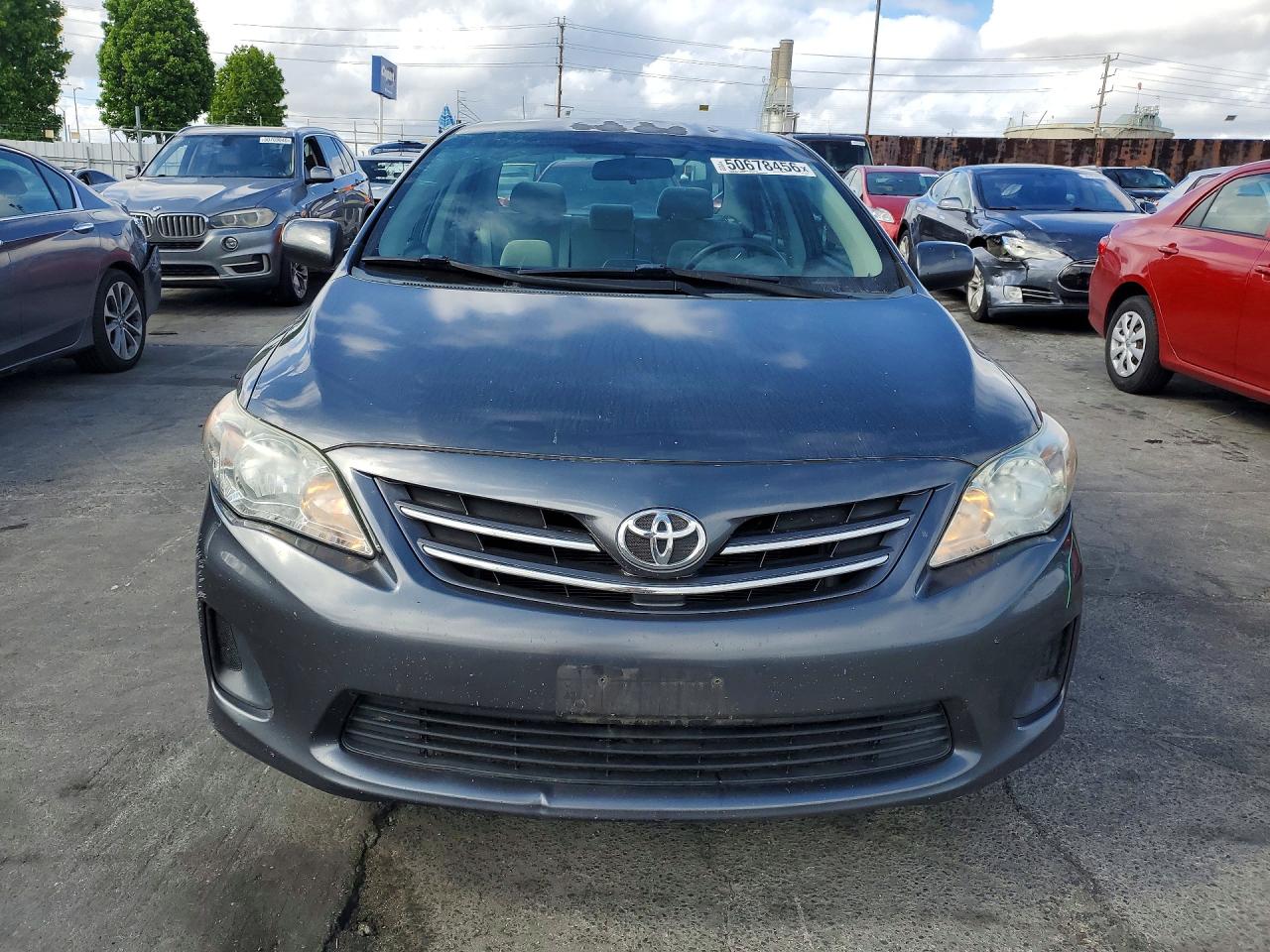2013 TOYOTA COROLLA LE photo 13
