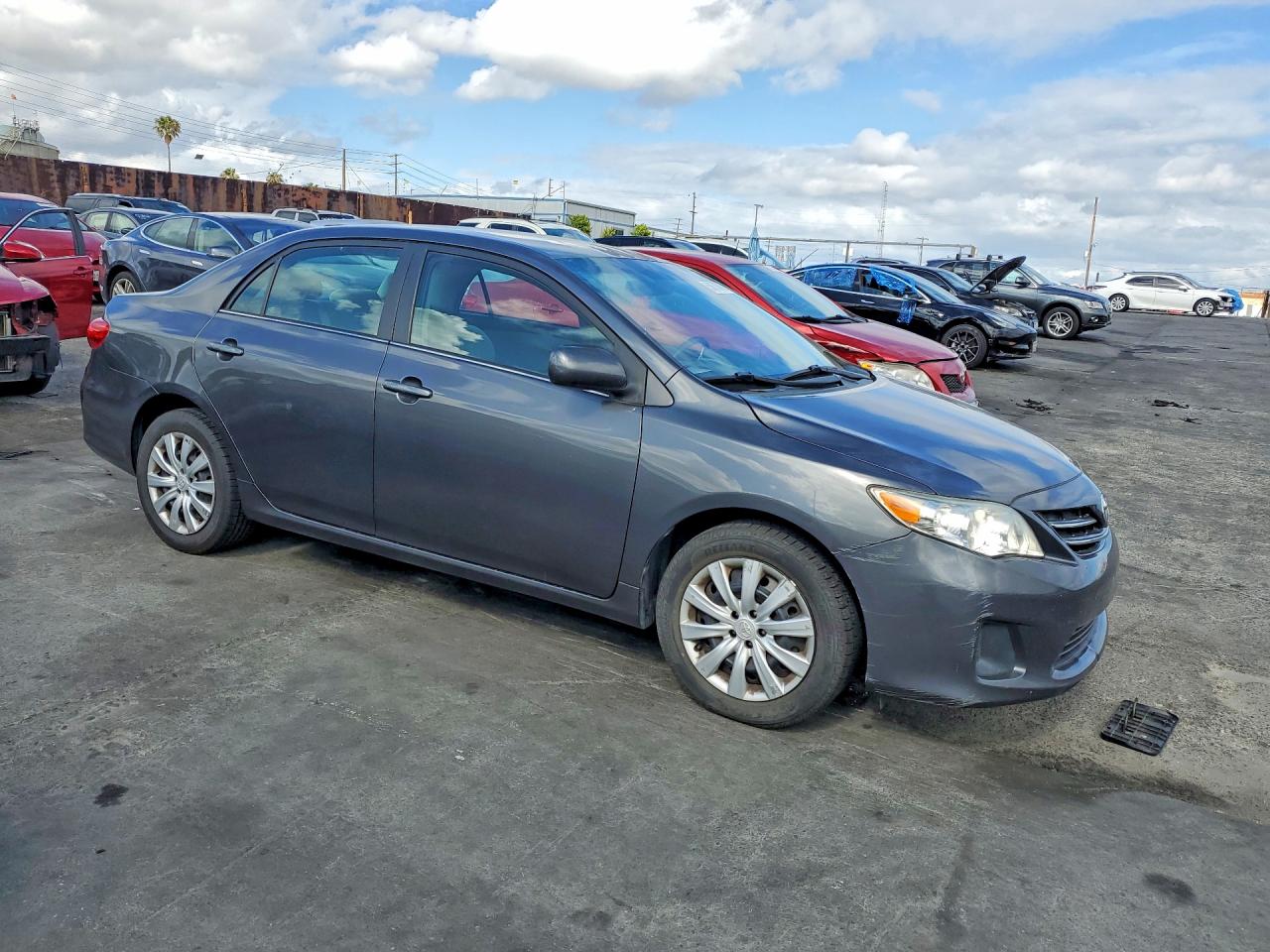 2013 TOYOTA COROLLA LE photo 10