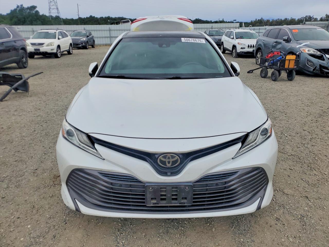 2018 TOYOTA CAMRY XLE V6 photo 9