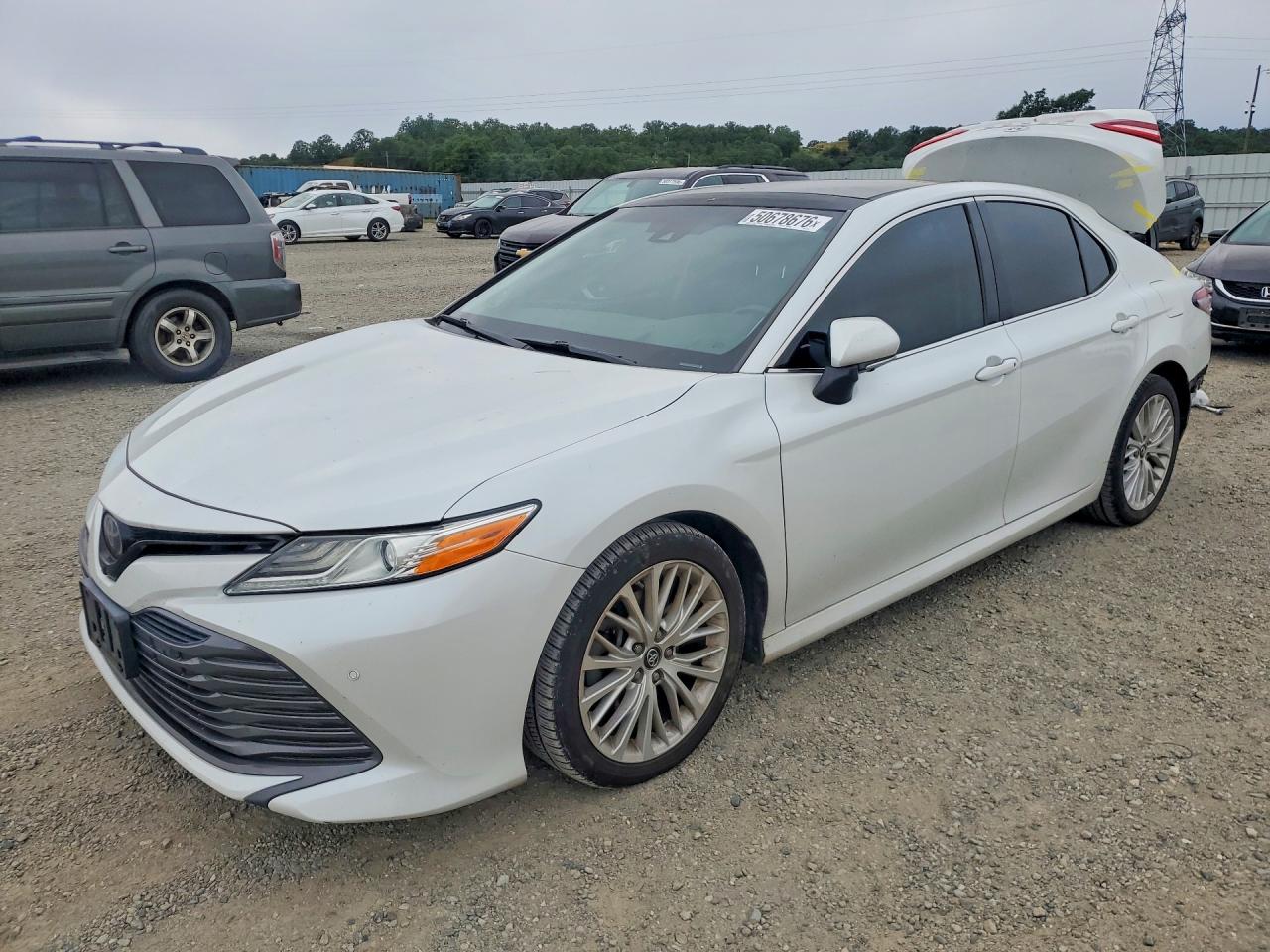 2018 TOYOTA CAMRY
