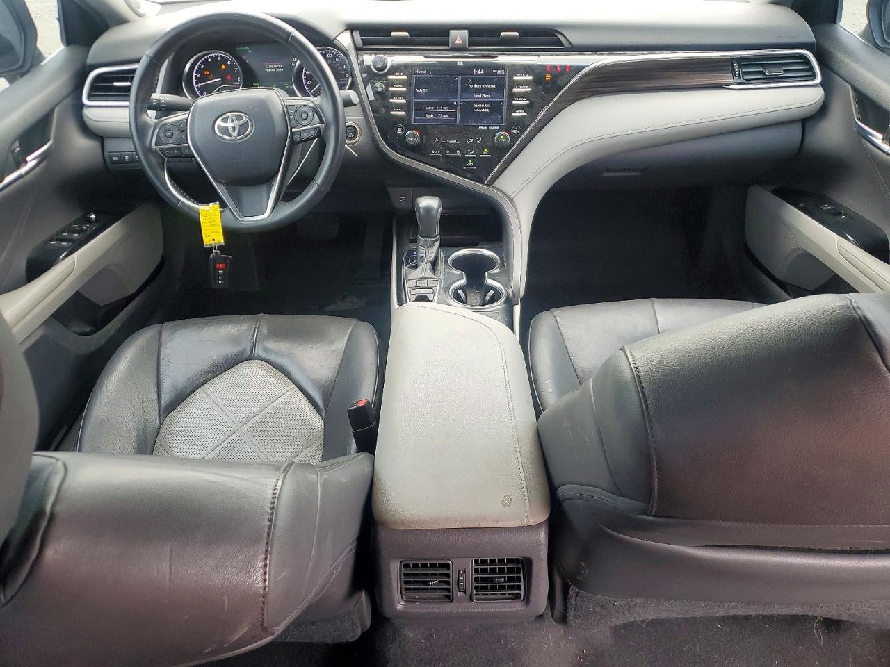 2018 TOYOTA CAMRY XLE V6 photo 15