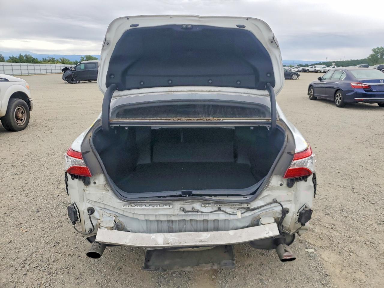 2018 TOYOTA CAMRY XLE V6 photo 11