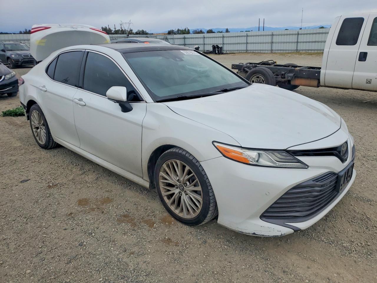 2018 TOYOTA CAMRY XLE V6 photo 7