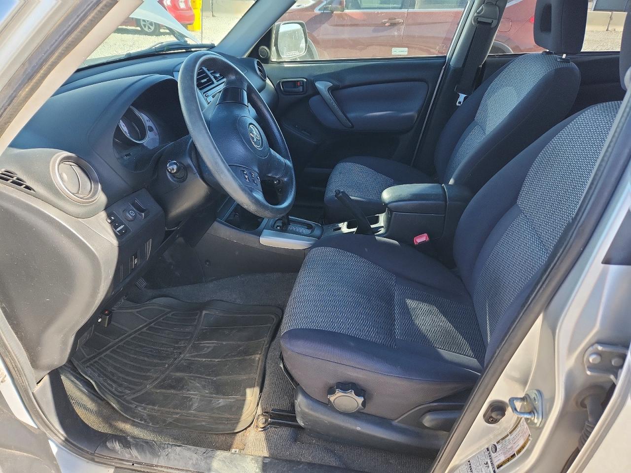 2004 TOYOTA RAV4 BASE photo 7