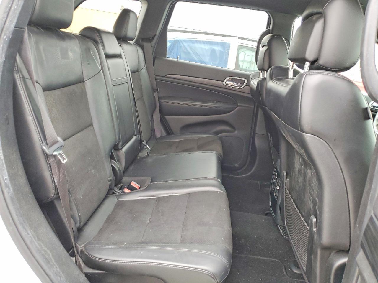 2019 JEEP GRAND CHEROKEE LAREDO photo 11
