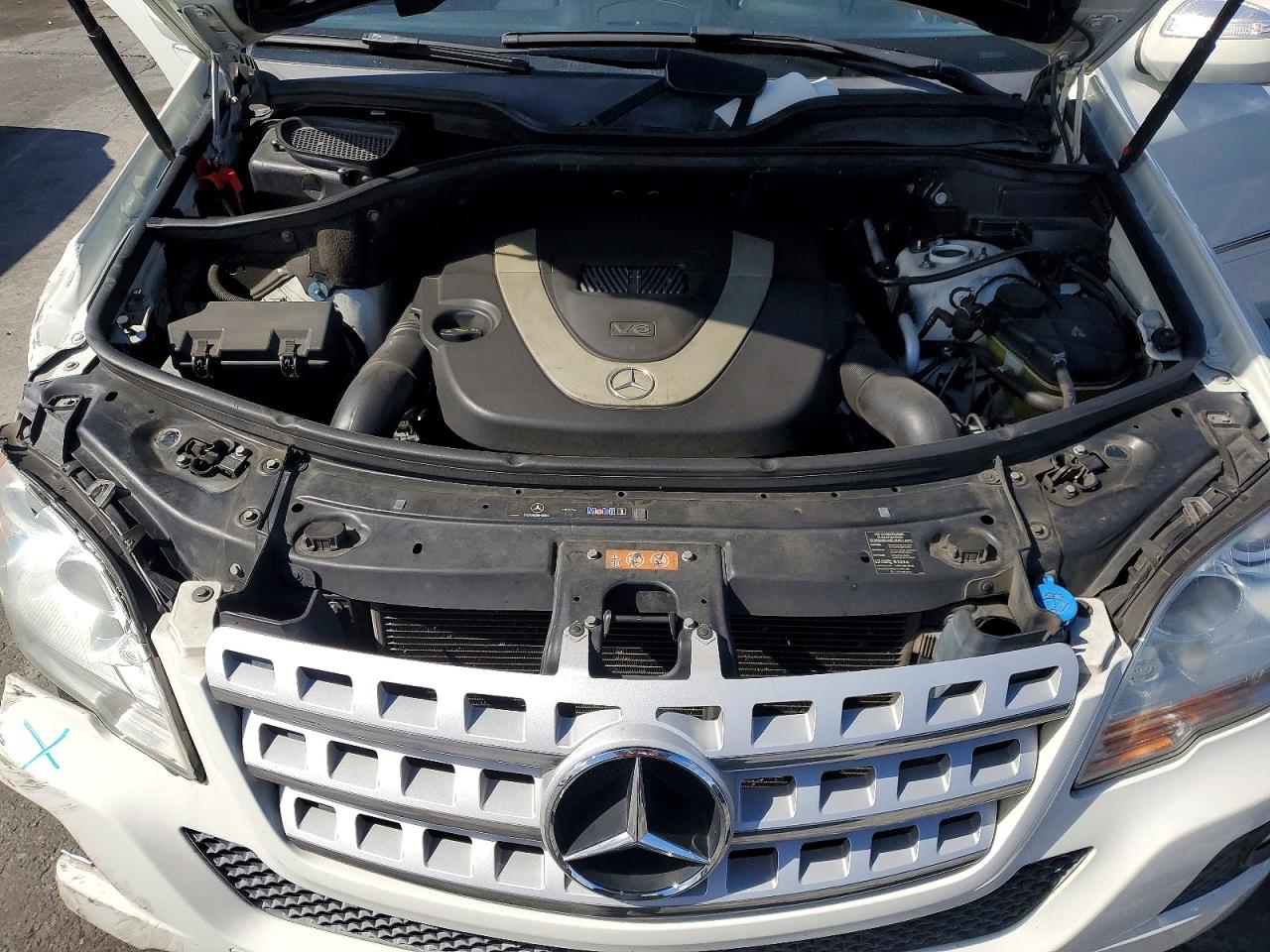 2010 MERCEDES-BENZ ML 350 photo 31