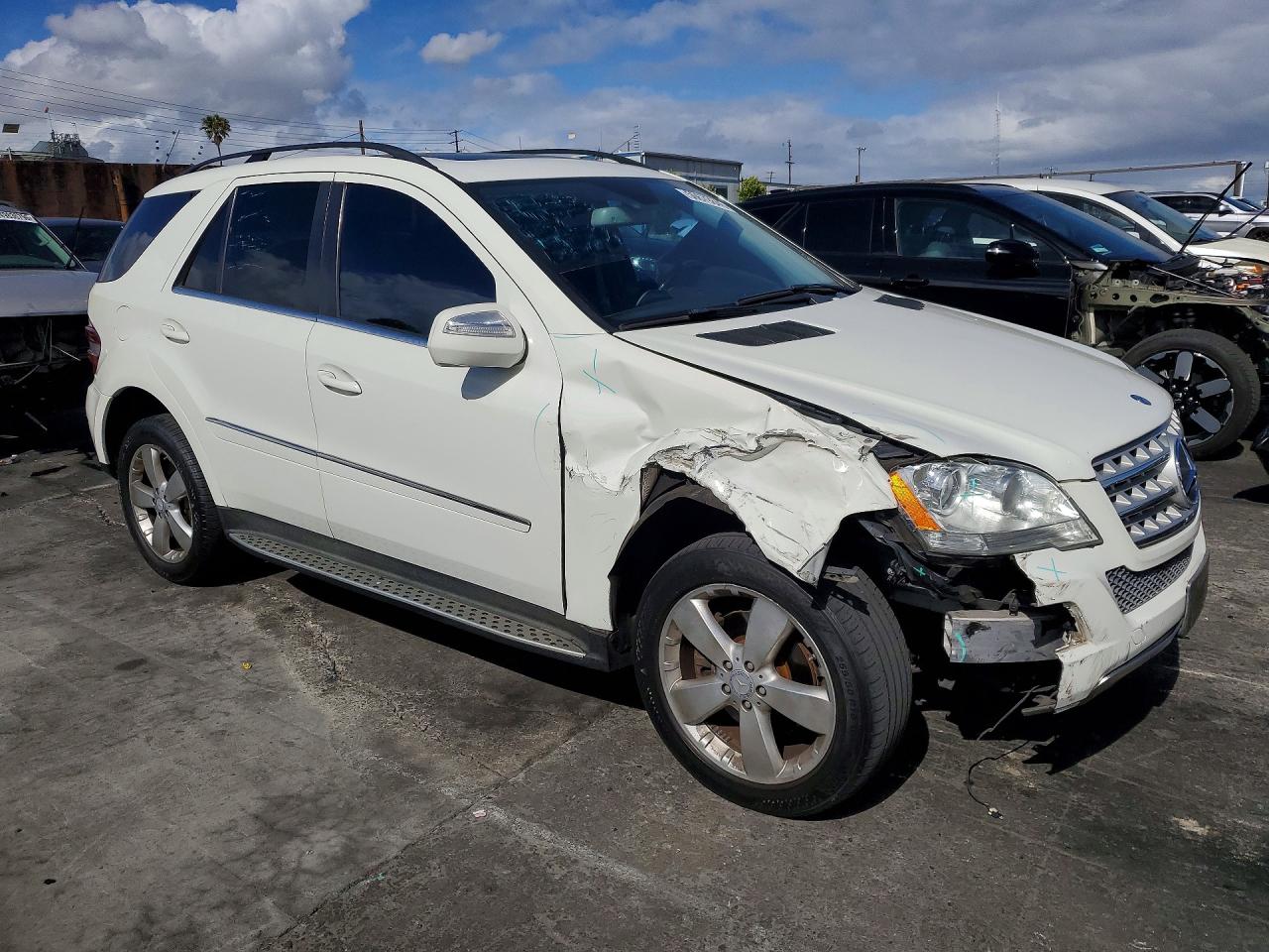 2010 MERCEDES-BENZ ML 350 photo 10