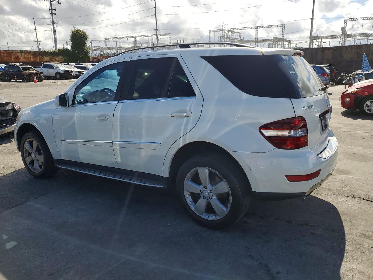 2010 MERCEDES-BENZ ML 350 photo 4