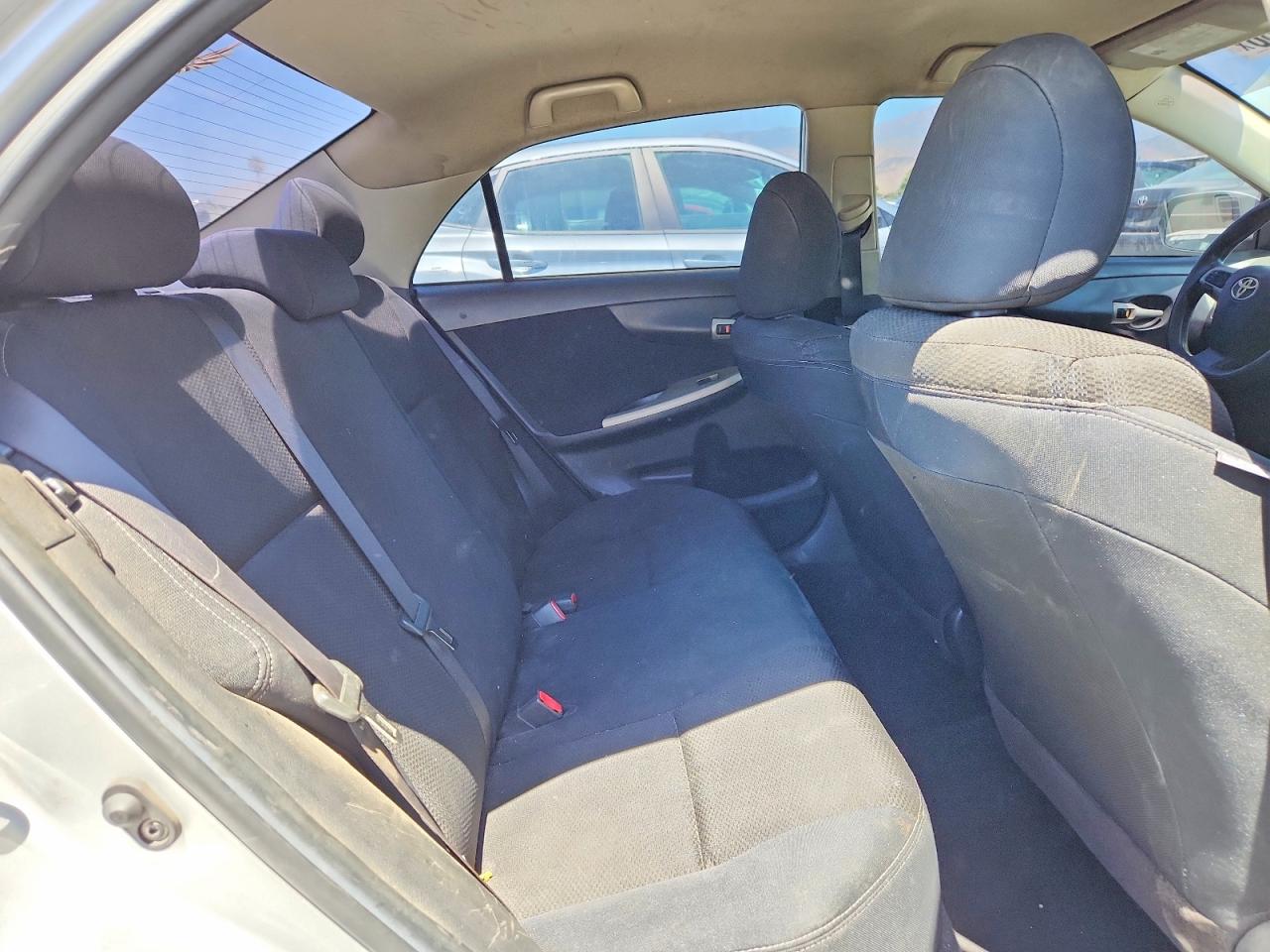 2012 TOYOTA COROLLA S photo 19
