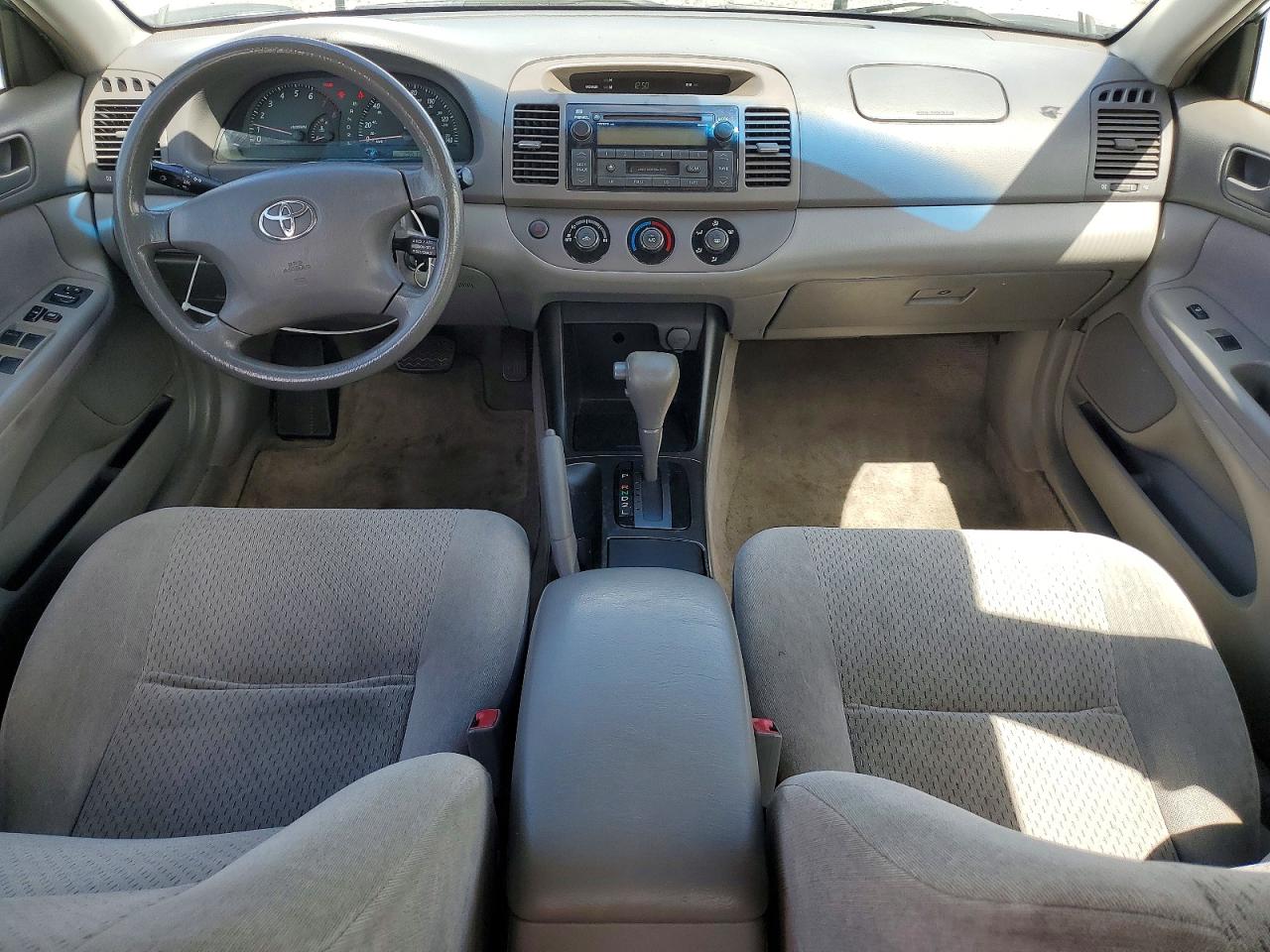 2002 TOYOTA CAMRY LE photo 22