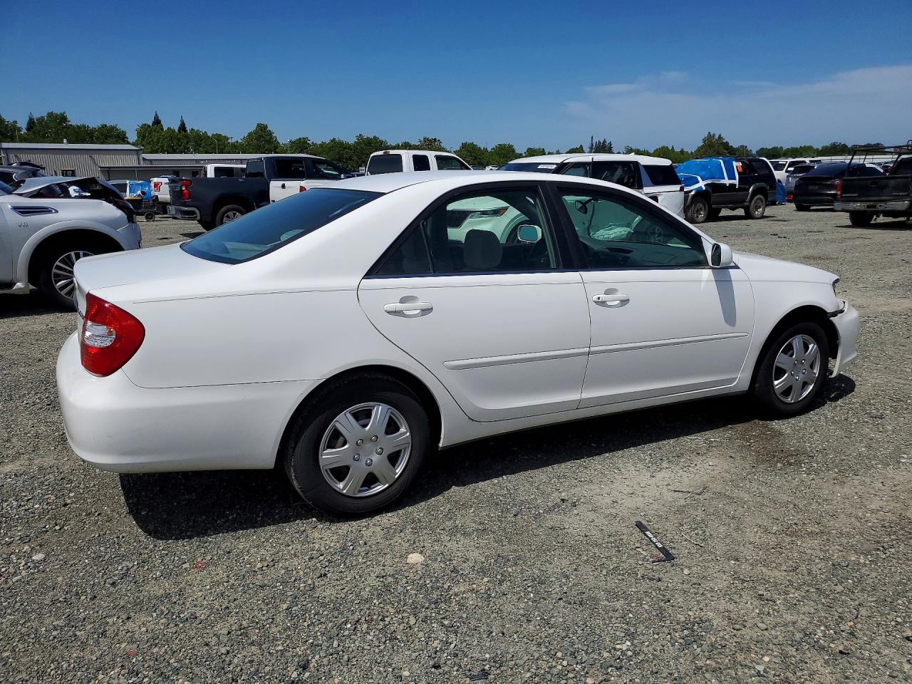 2002 TOYOTA CAMRY LE photo 7