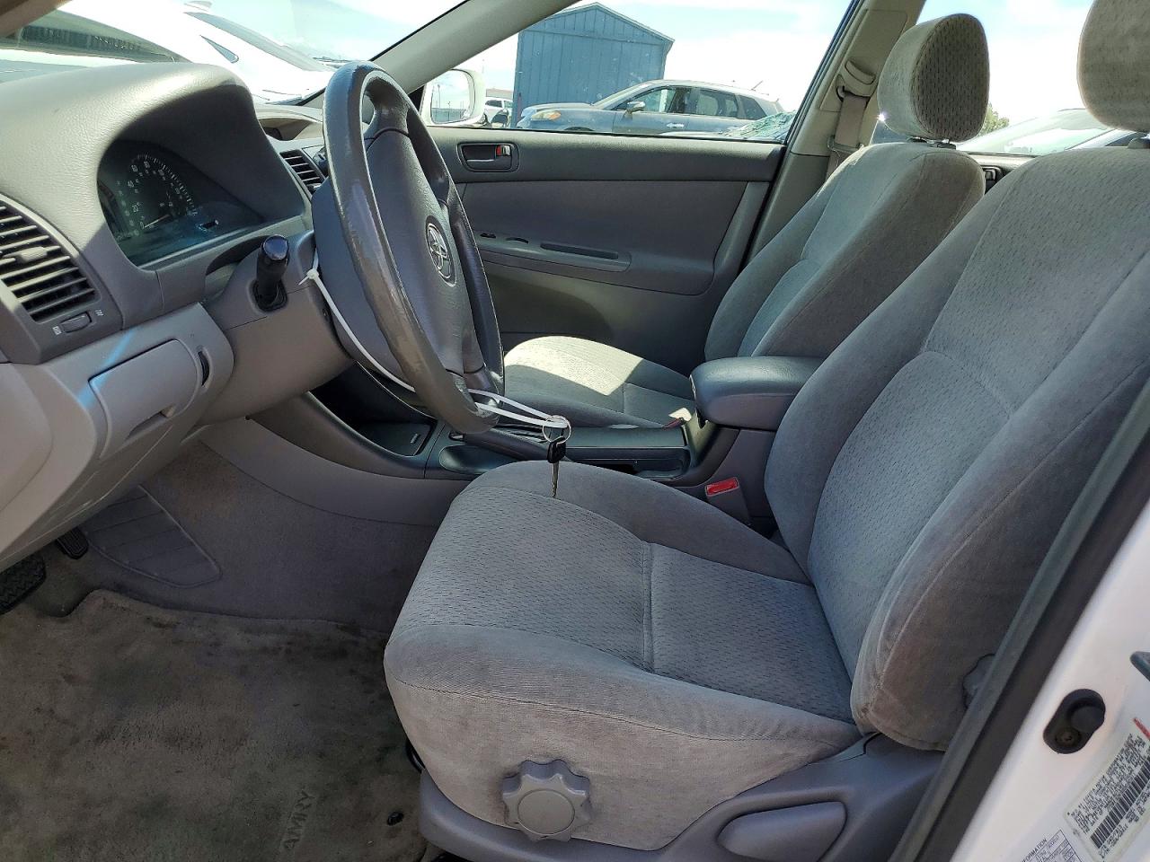 2002 TOYOTA CAMRY LE photo 19