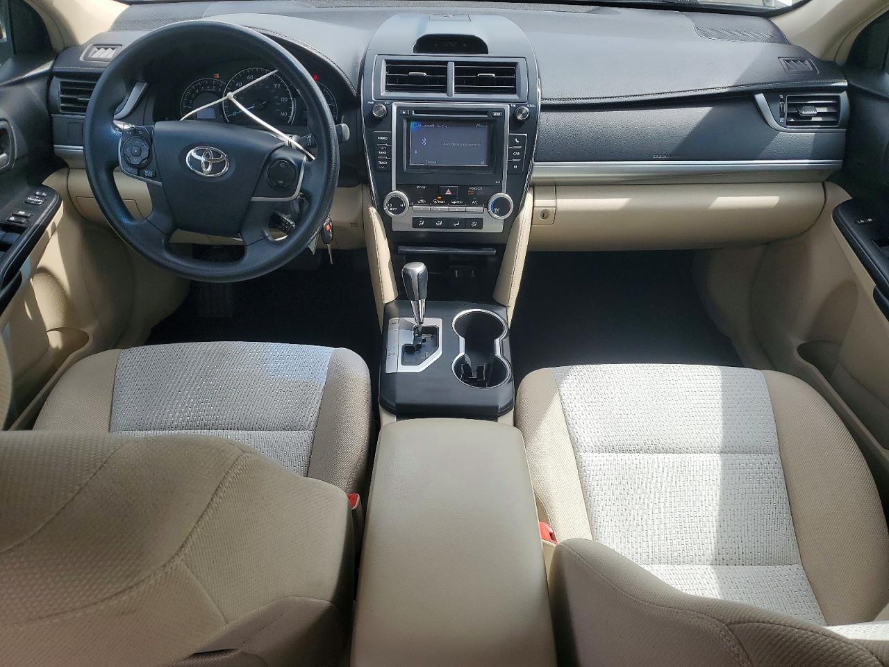 2012 TOYOTA CAMRY LE photo 22