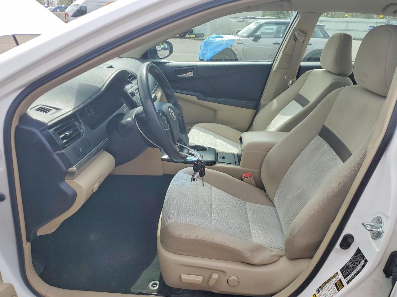 2012 TOYOTA CAMRY LE photo 19