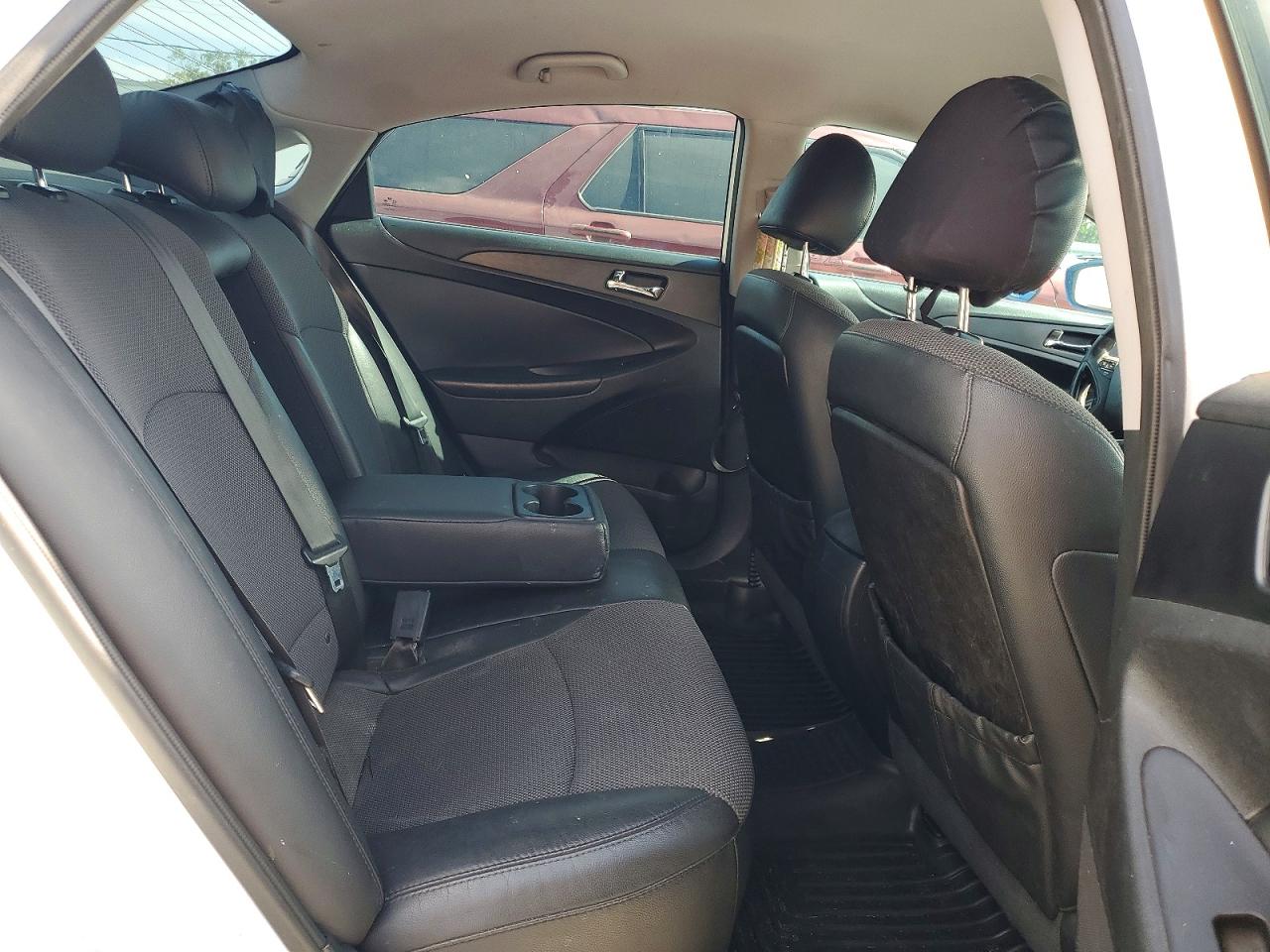 2013 HYUNDAI SONATA SE photo 28