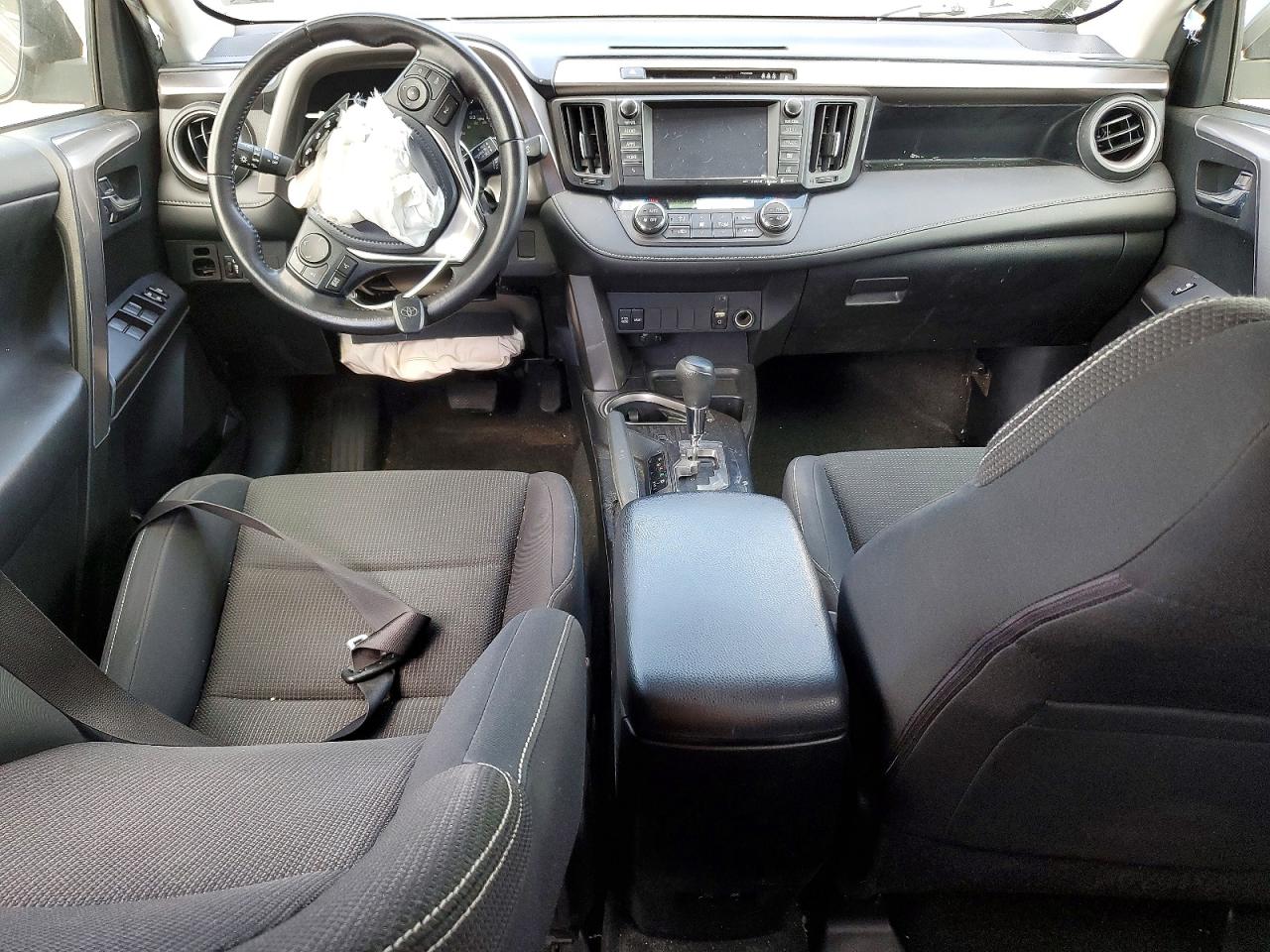 2017 TOYOTA RAV4 XLE photo 22