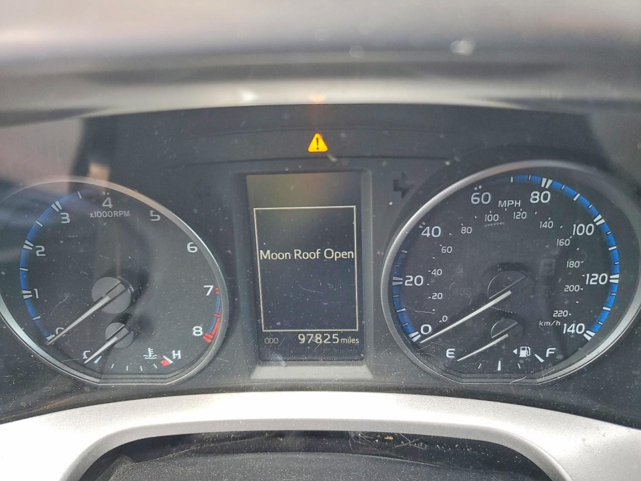 2017 TOYOTA RAV4 XLE photo 25
