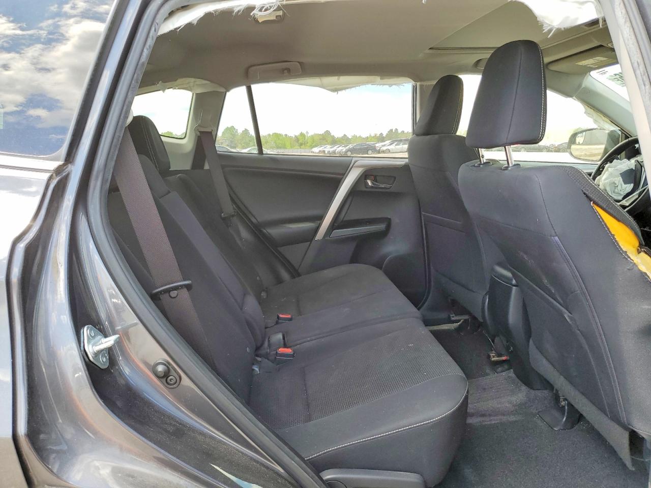 2017 TOYOTA RAV4 XLE photo 31