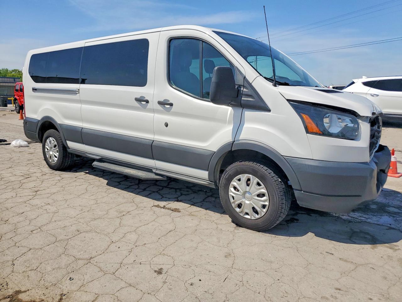 2017 FORD TRANSIT T-350 photo 10