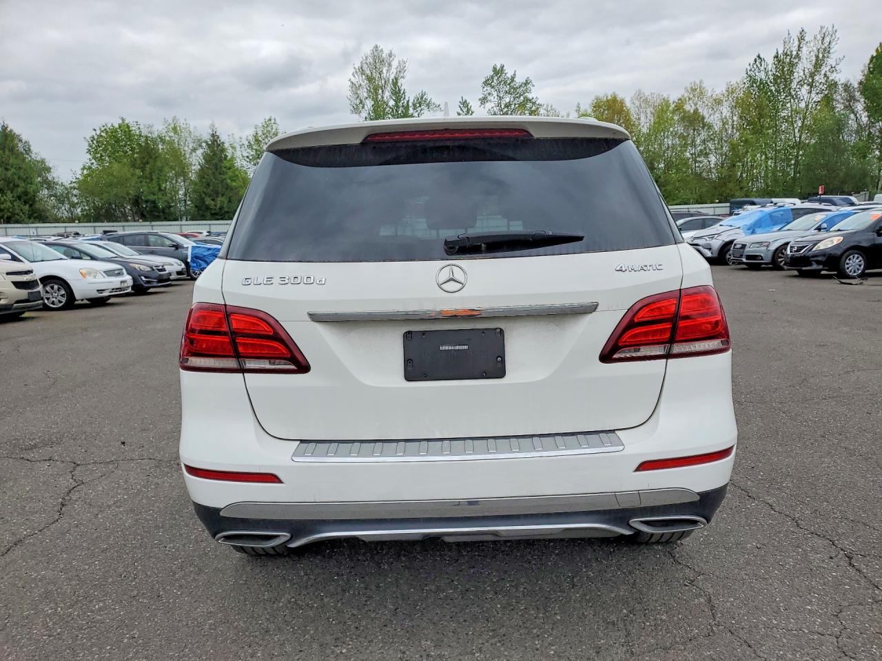 2016 MERCEDES-BENZ GLE 300D 4MATIC photo 11