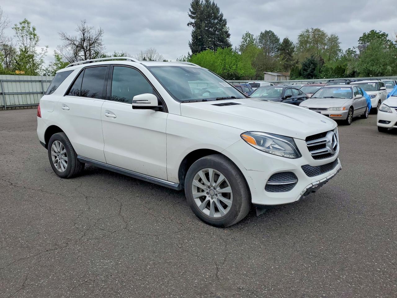 2016 MERCEDES-BENZ GLE 300D 4MATIC photo 7