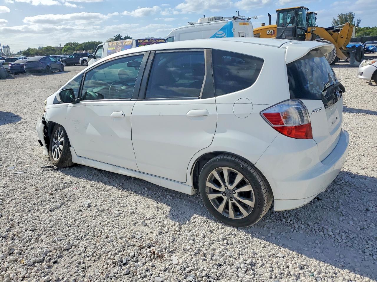2013 HONDA FIT SPORT photo 2