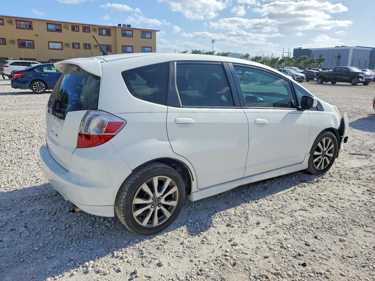 2013 HONDA FIT SPORT photo 3