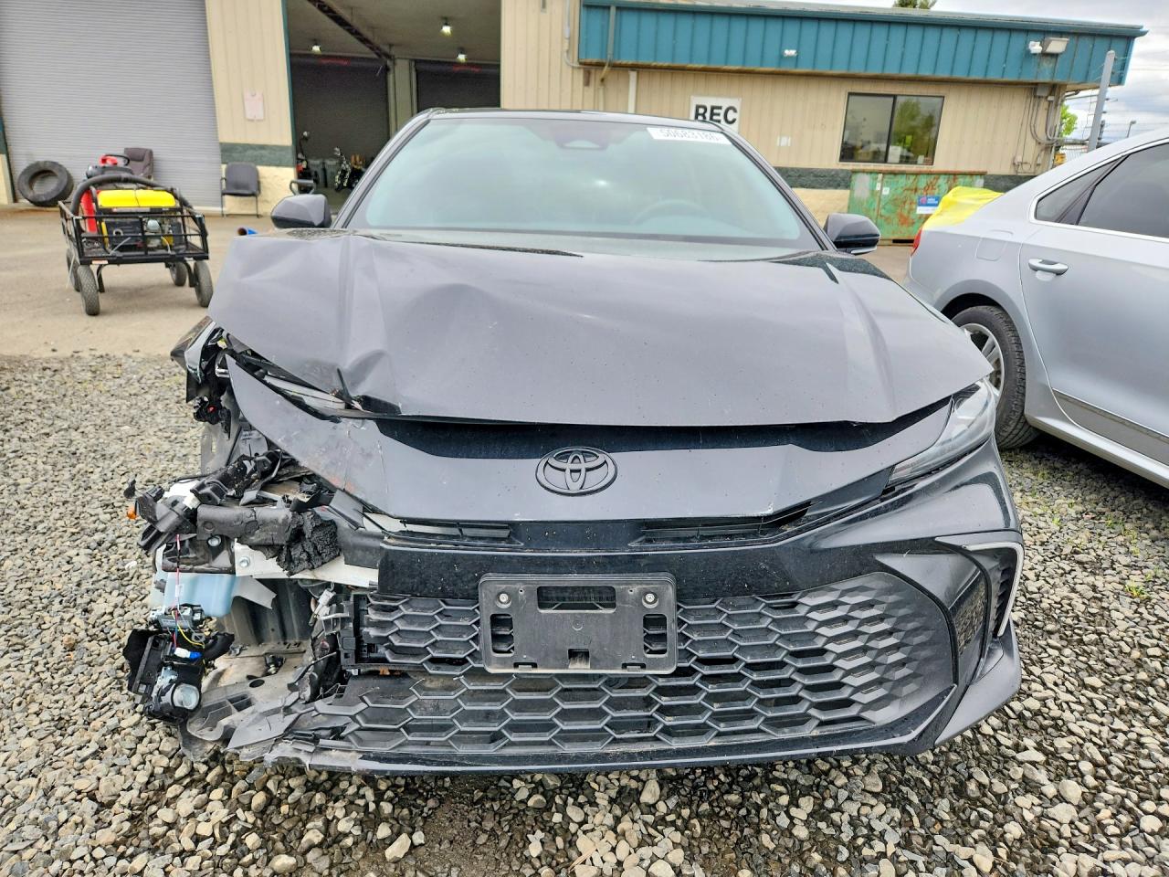 2025 TOYOTA CAMRY SE photo 9