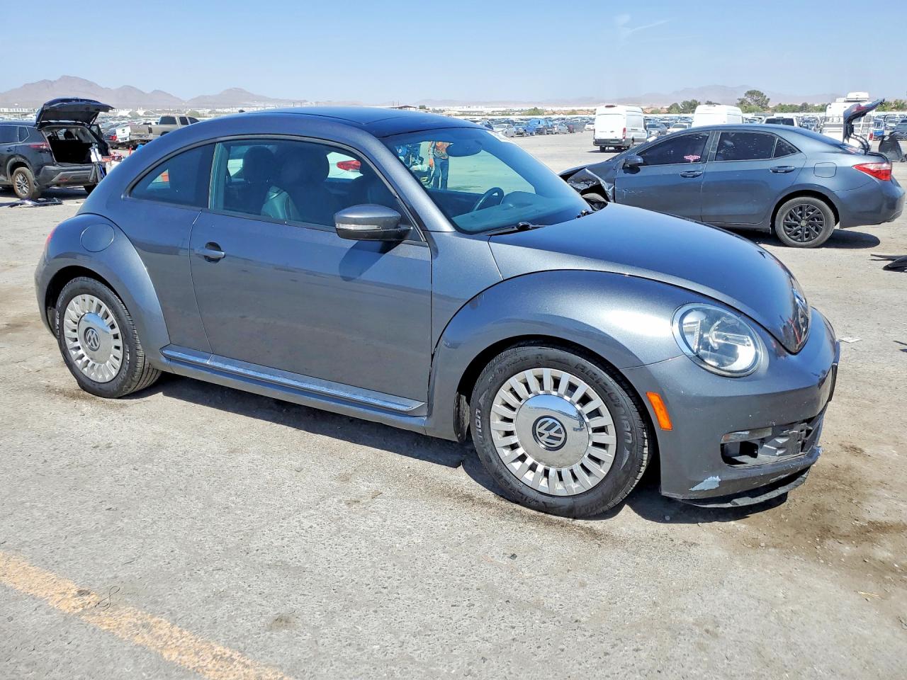 2014 VOLKSWAGEN BEETLE photo 7