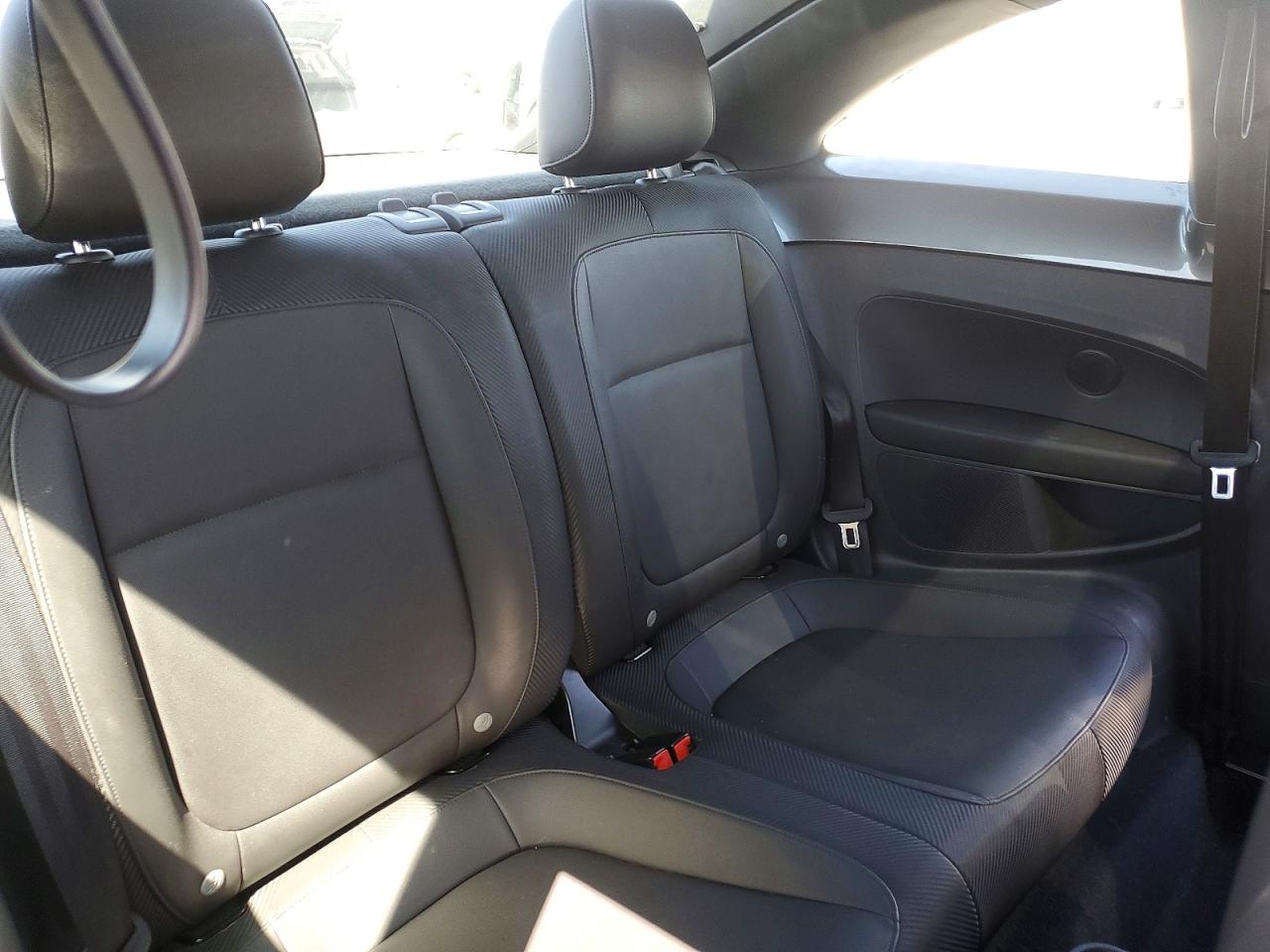 2014 VOLKSWAGEN BEETLE photo 19