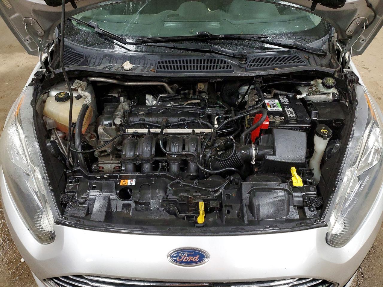 2015 FORD FIESTA SE photo 21