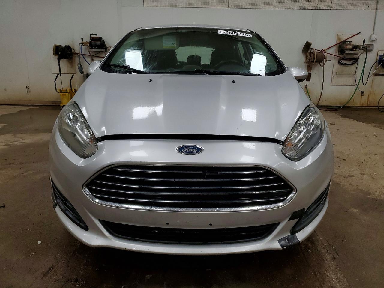 2015 FORD FIESTA SE photo 9