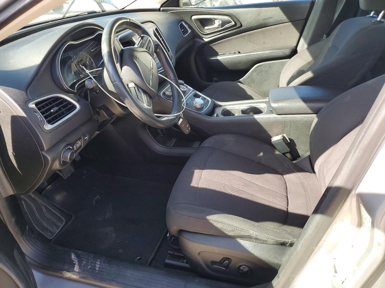 2015 CHRYSLER 200 LIMITED photo 19