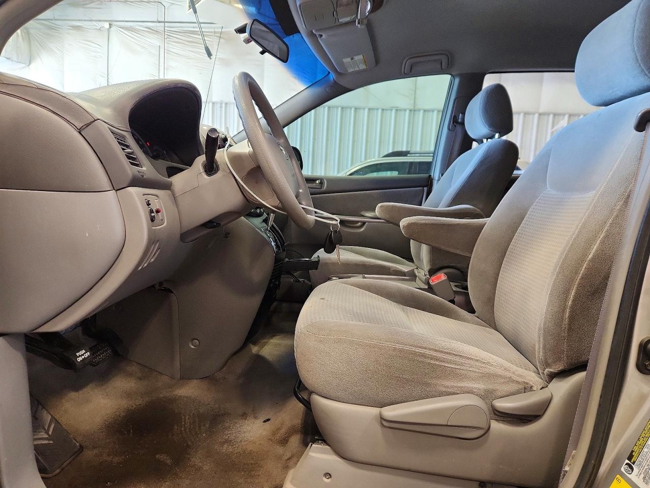 2006 TOYOTA SIENNA CE 7 PASSENGER photo 19