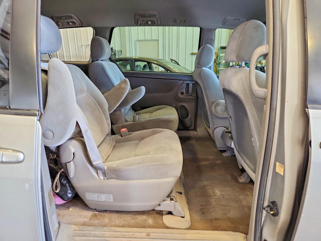 2006 TOYOTA SIENNA CE 7 PASSENGER photo 31