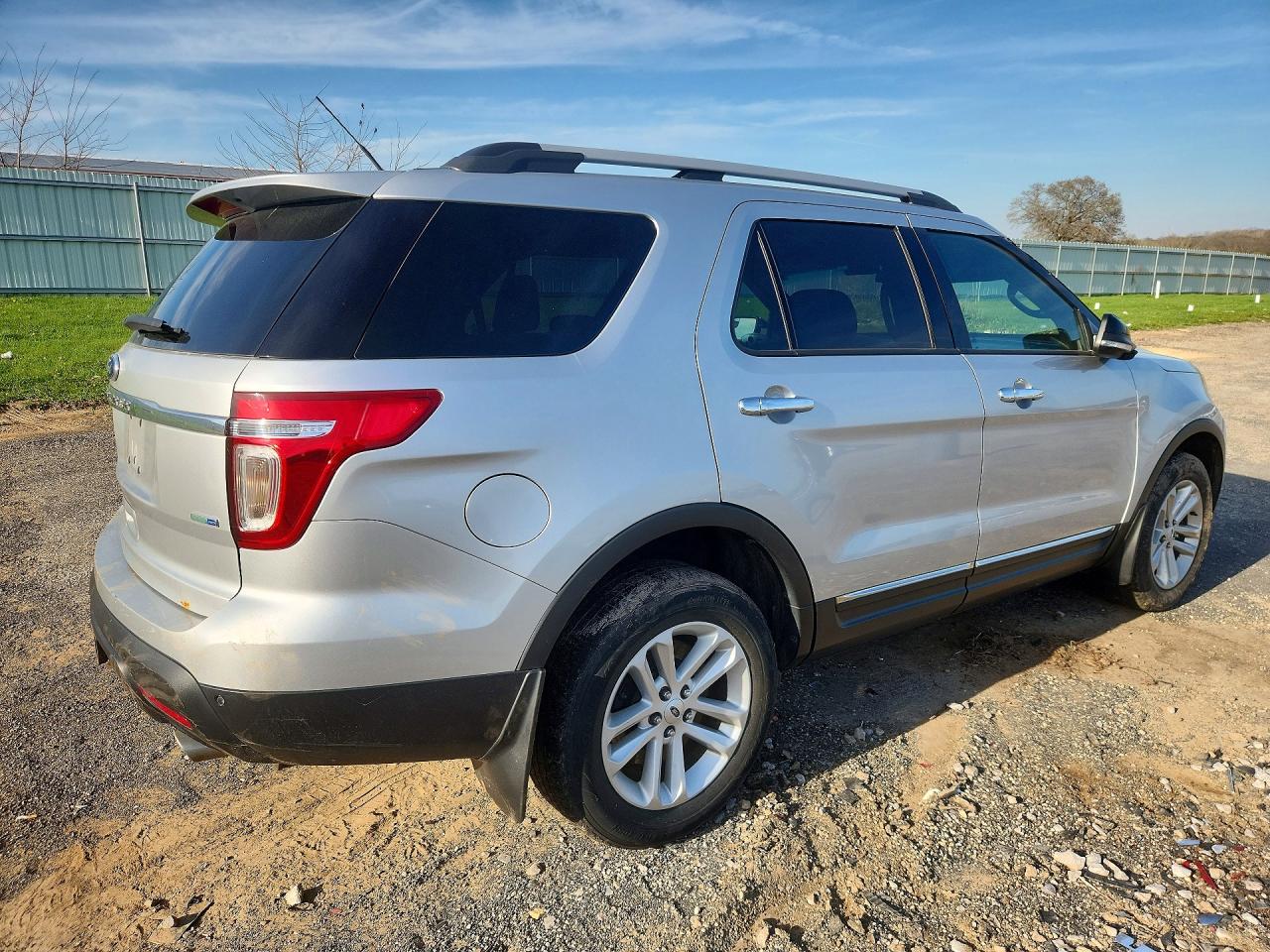 2014 FORD EXPLORER XLT photo 3