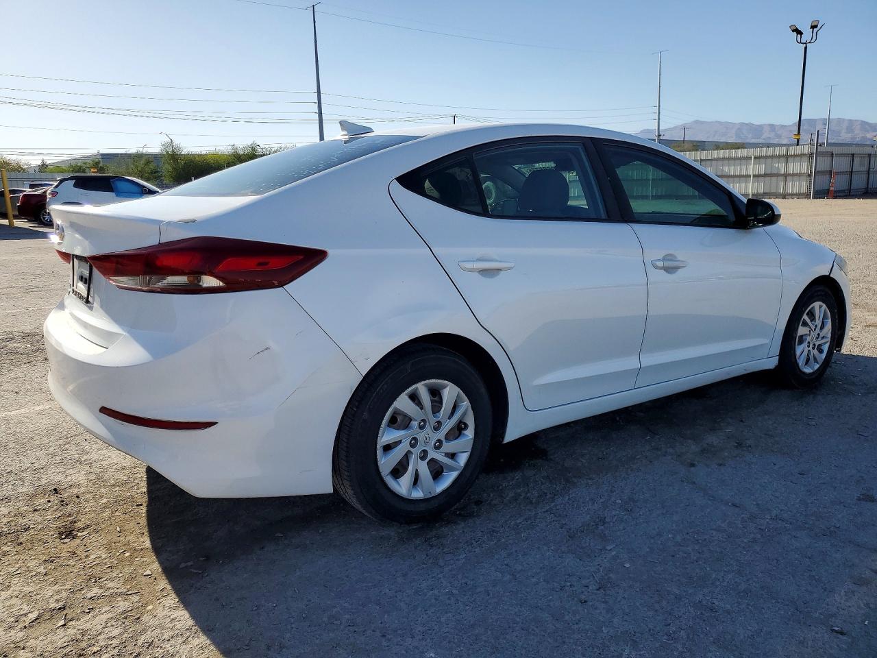 2017 HYUNDAI ELANTRA SE photo 7