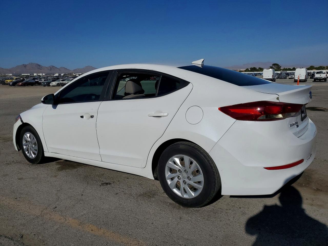 2017 HYUNDAI ELANTRA SE photo 4