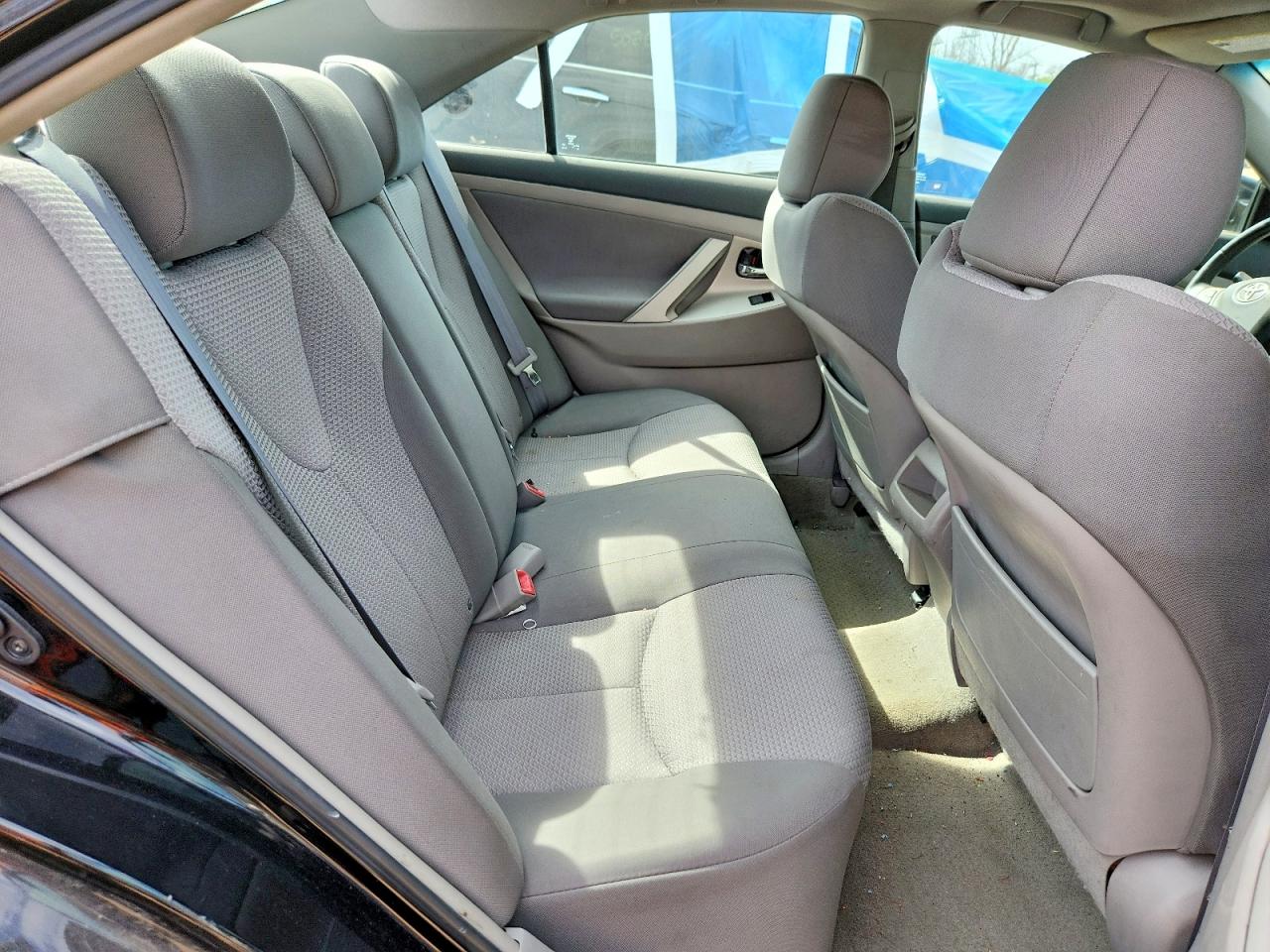 2009 TOYOTA CAMRY SE photo 28