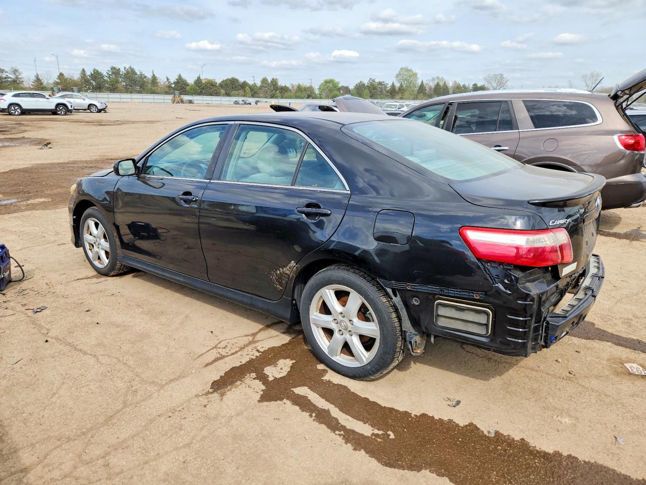 2009 TOYOTA CAMRY SE photo 4