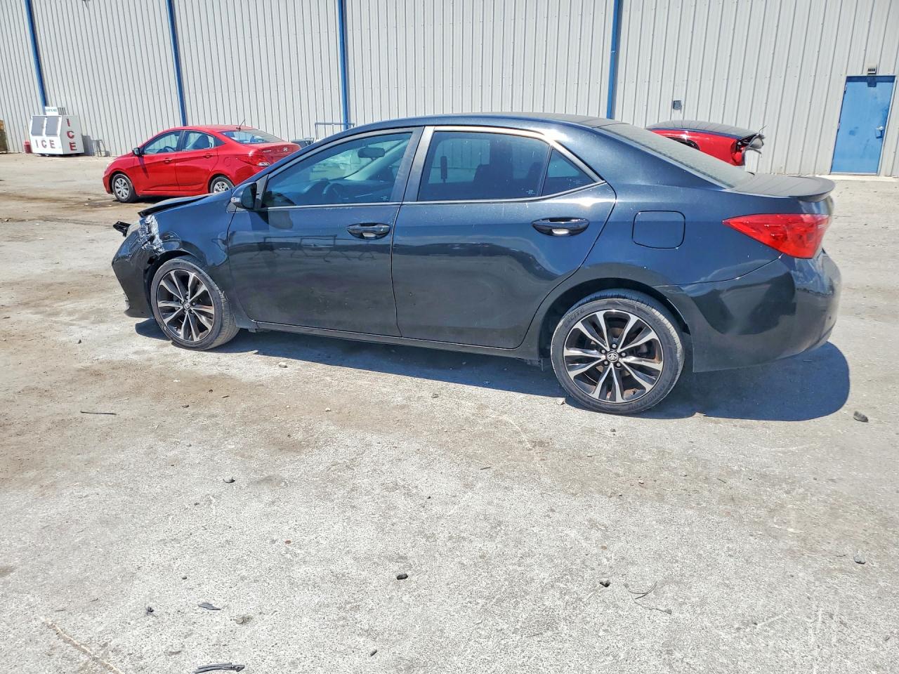 2018 TOYOTA COROLLA SE photo 4