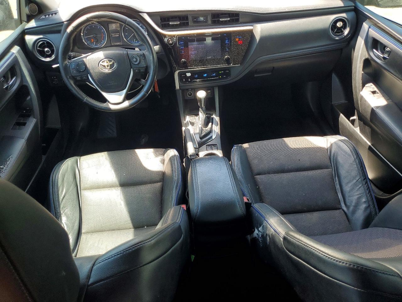2018 TOYOTA COROLLA SE photo 22