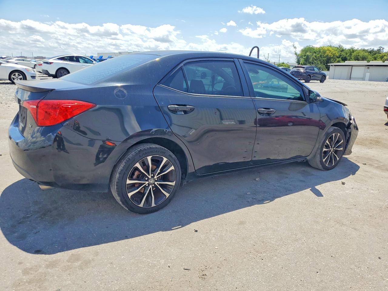 2018 TOYOTA COROLLA SE photo 7
