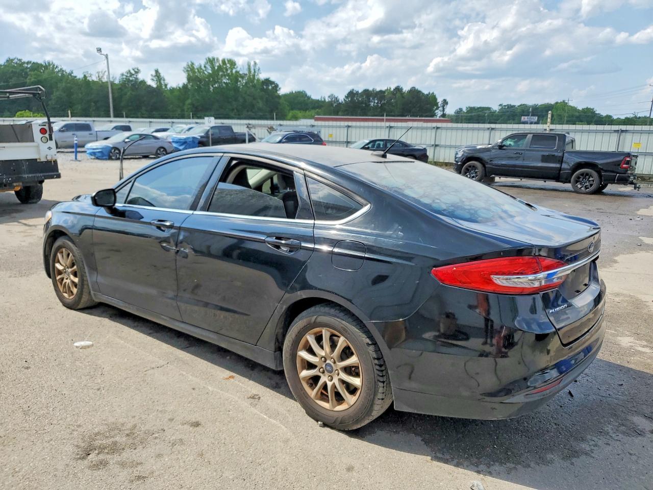 2017 FORD FUSION S photo 3