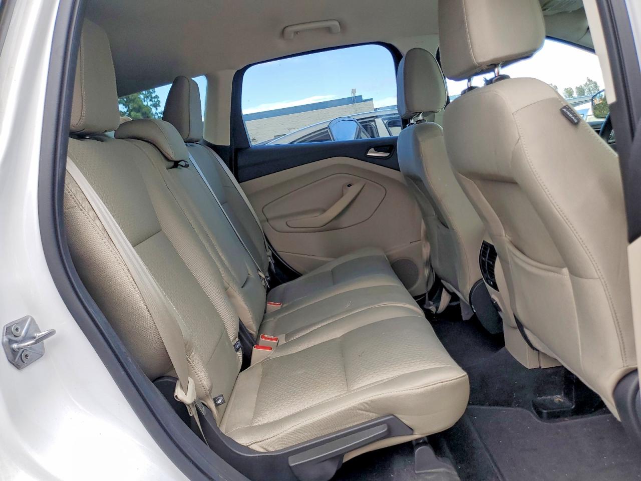 2017 FORD ESCAPE SE photo 21