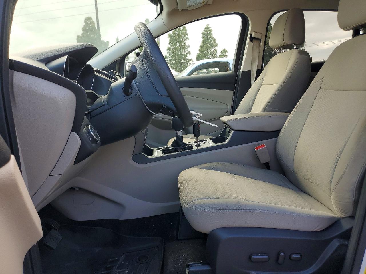 2017 FORD ESCAPE SE photo 13