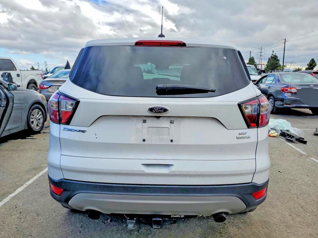 2017 FORD ESCAPE SE photo 11