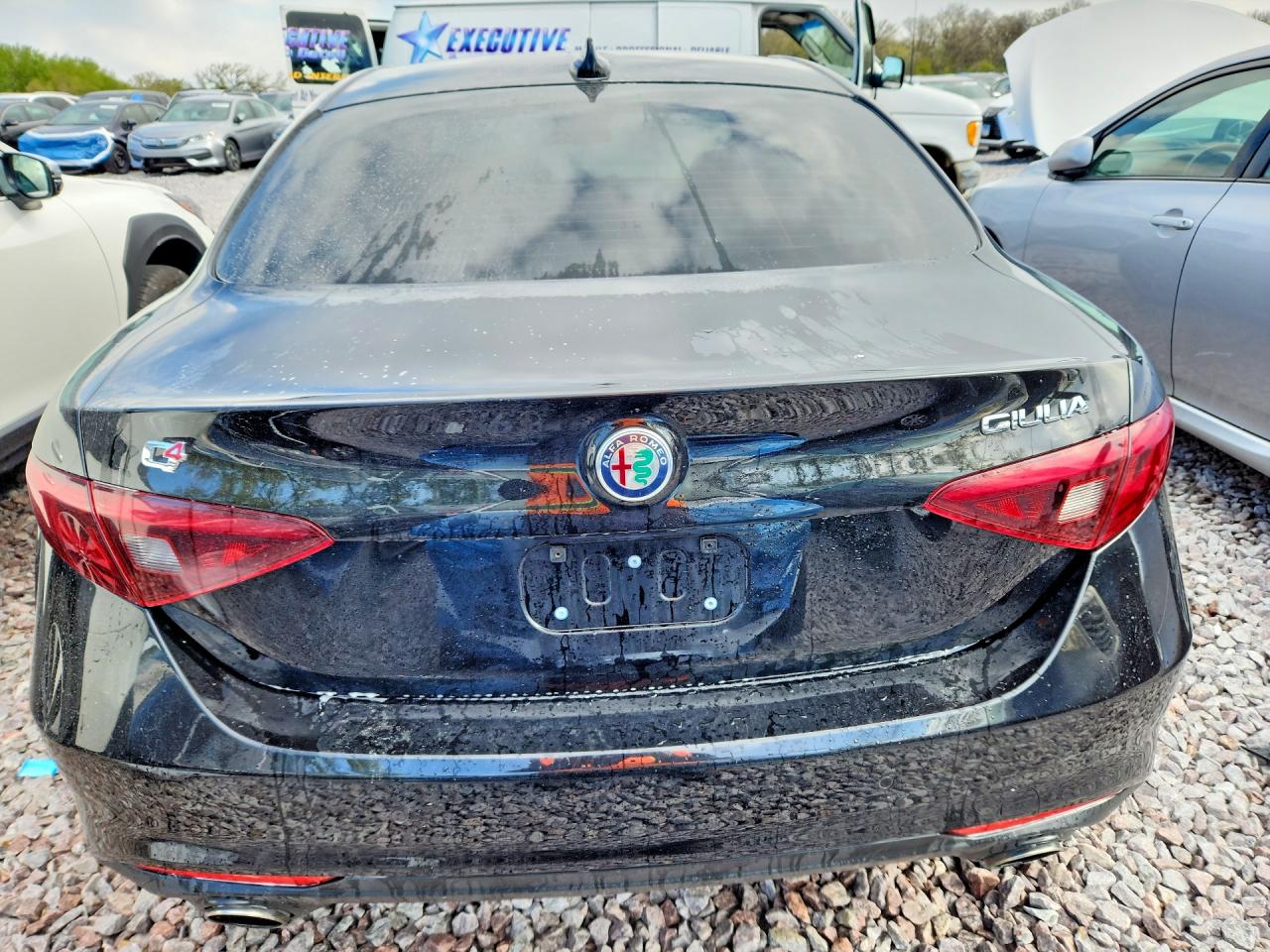 2017 ALFA ROMEO GIULIA Q4 photo 11