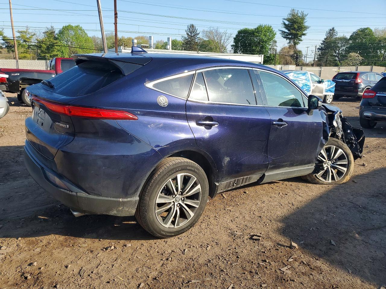 2022 TOYOTA VENZA photo 3