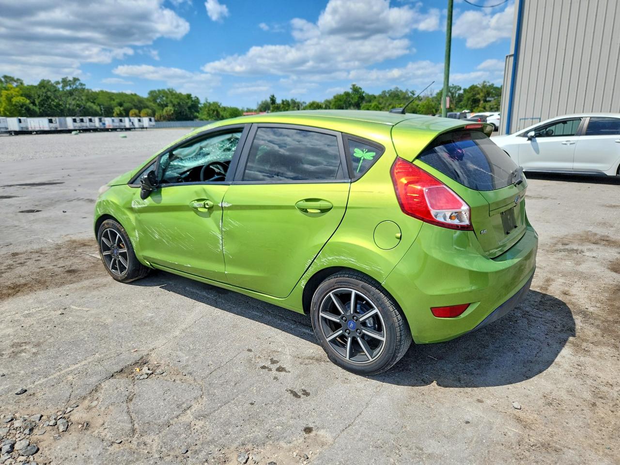 2018 FORD FIESTA SE photo 2